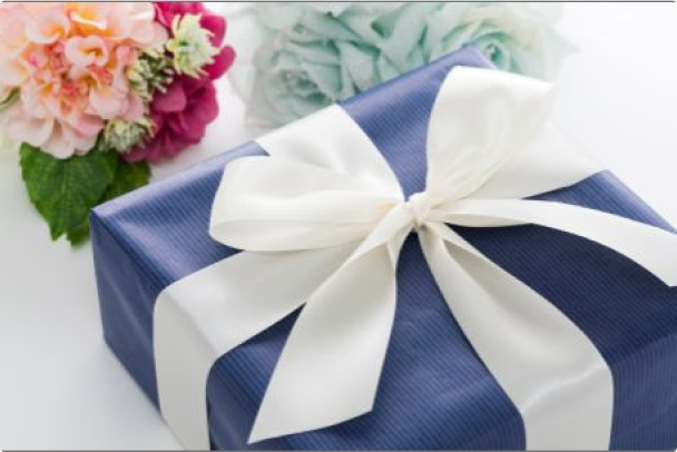 社員、また扶養家族向けの誕生日プレゼント