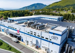 原紙製造部門を分社化。